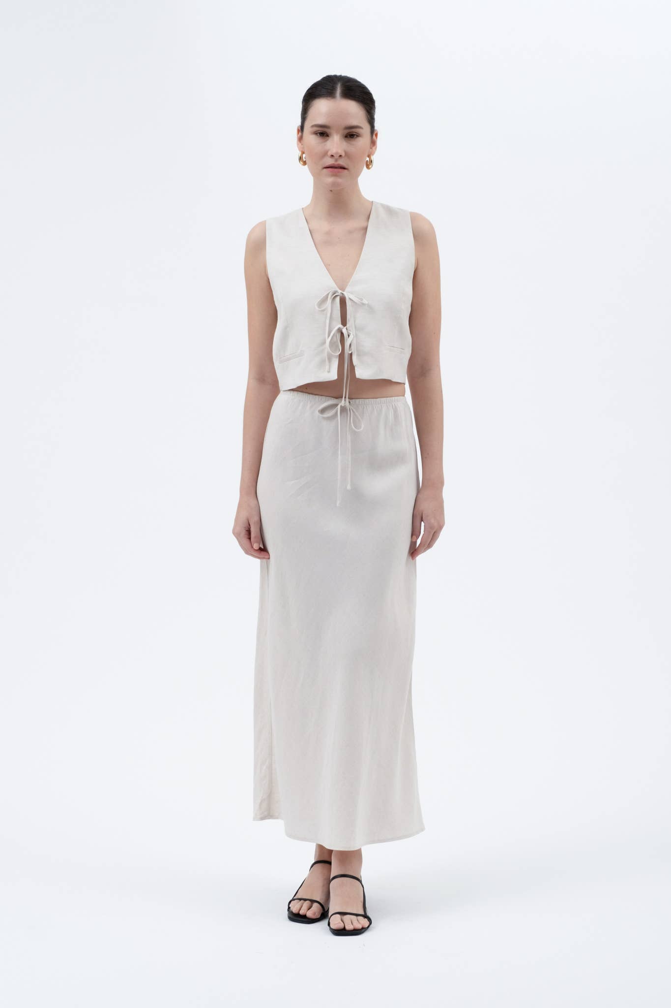 V NECK FRONT TIE CROPPED VEST