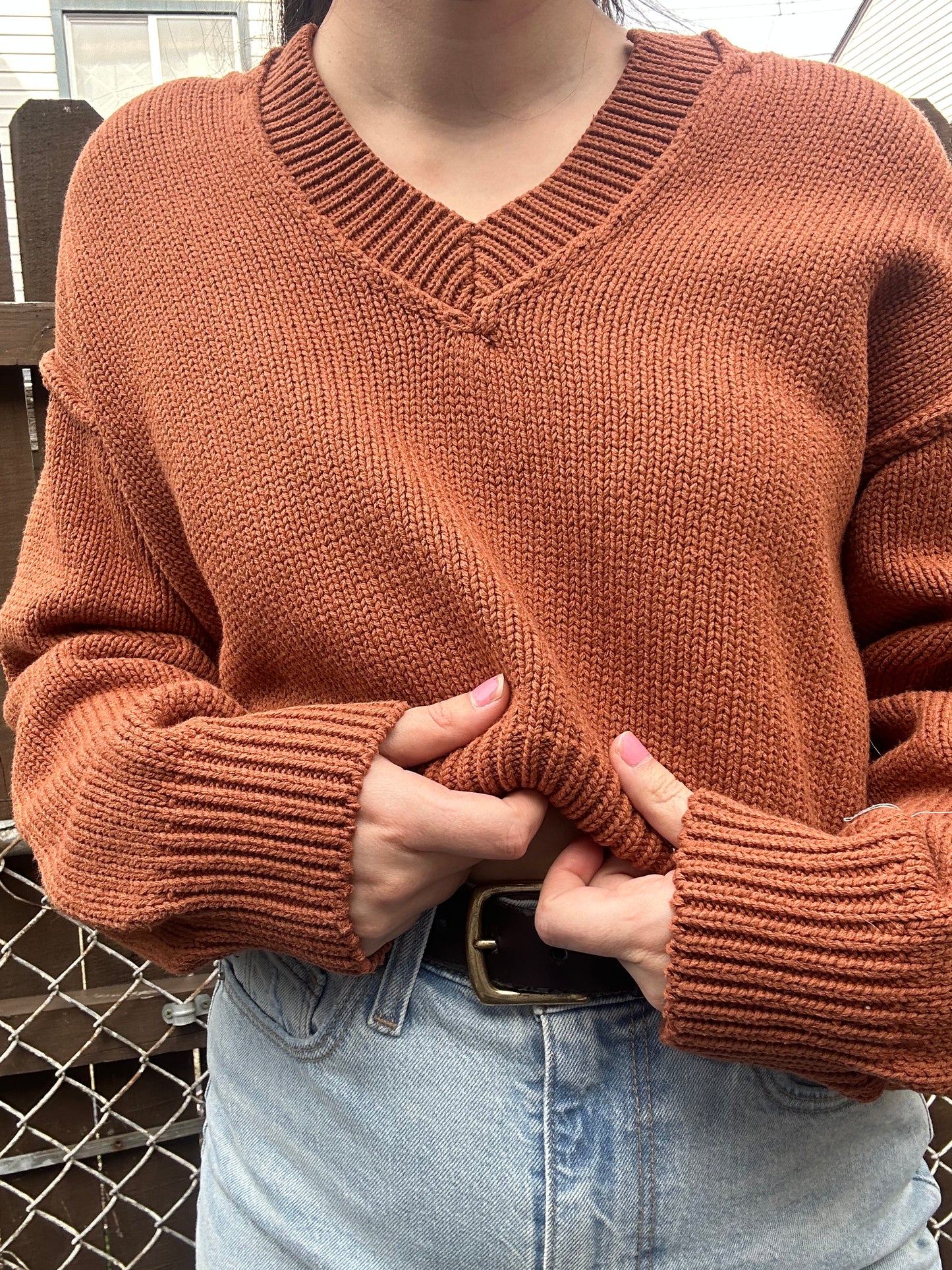 SOPHIE V-NECK SWEATER TOP